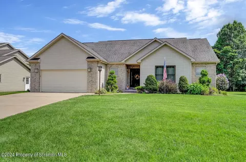 927 Katherine Dr, Jessup, PA 18434