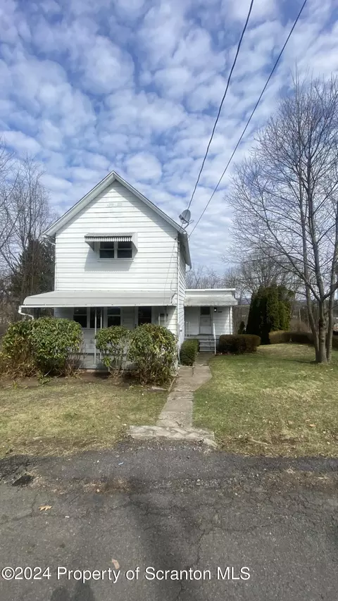 1043 Ash St, Moosic, PA 18507