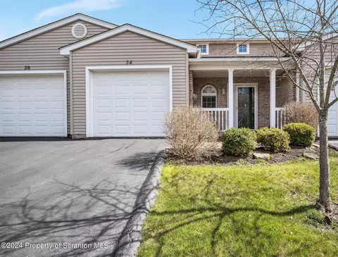 34 Parkland Dr, Clarks Summit, PA 18411