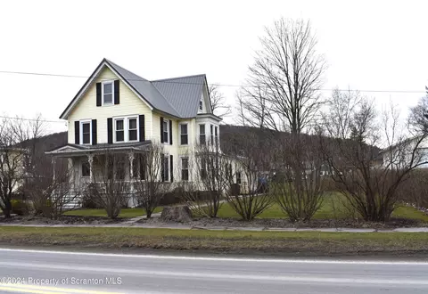 566 Main St, New Milford, PA 18834