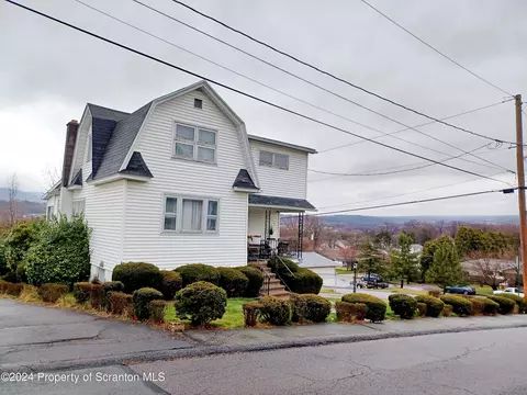 141 School St, Olyphant, PA 18447