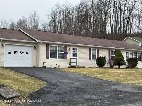 1327 Kirstens Way, New Milford, PA 18834