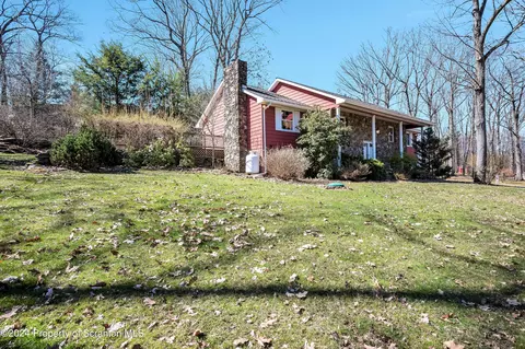 305 Hemlock Dr, Clarks Summit, PA 18411