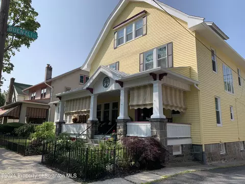 1316 Myrtle St, Scranton, PA 18510