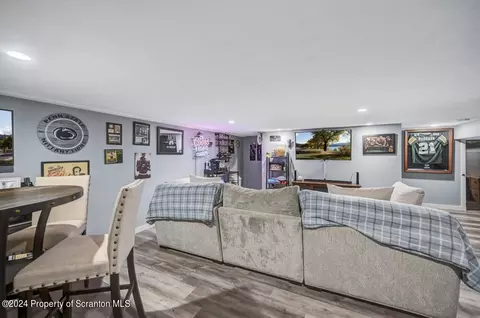 Dining - 29 Sharon Dr, Moosic, PA 18507 photo 7 of 7