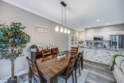 Dining - 29 Sharon Dr, Moosic, PA 18507 photo 3 of 7