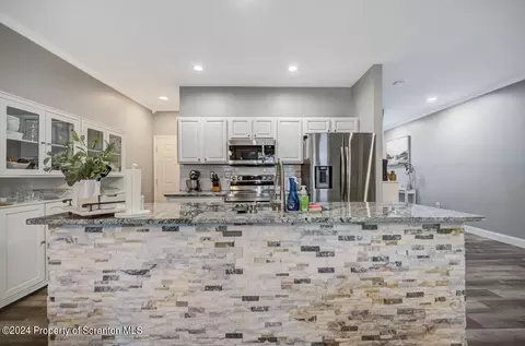 Kitchen - 29 Sharon Dr, Moosic, PA 18507 photo 1 of 6