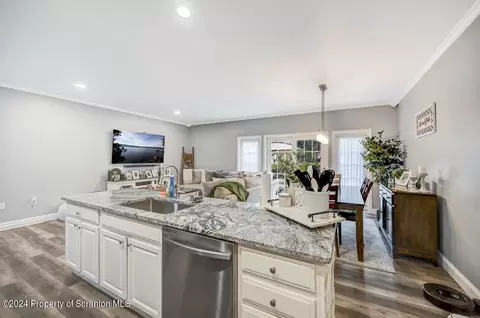 Kitchen - 29 Sharon Dr, Moosic, PA 18507 photo 3 of 6