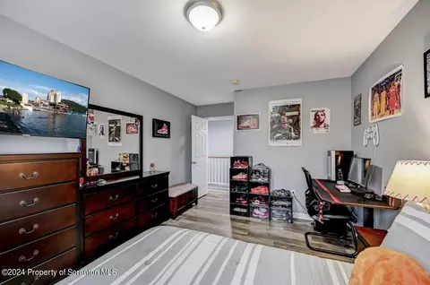 Bedroom - 29 Sharon Dr, Moosic, PA 18507 photo 10 of 12