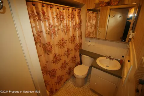 Bath - 1801 E Gibson St, Scranton, PA 18510 photo 4 of 4