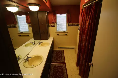 Bath - 1801 E Gibson St, Scranton, PA 18510 photo 2 of 4