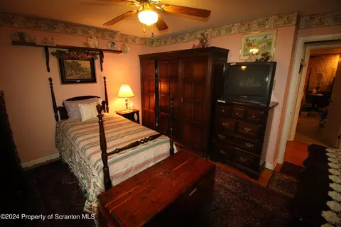 Bedroom - 1801 E Gibson St, Scranton, PA 18510 photo 3 of 5