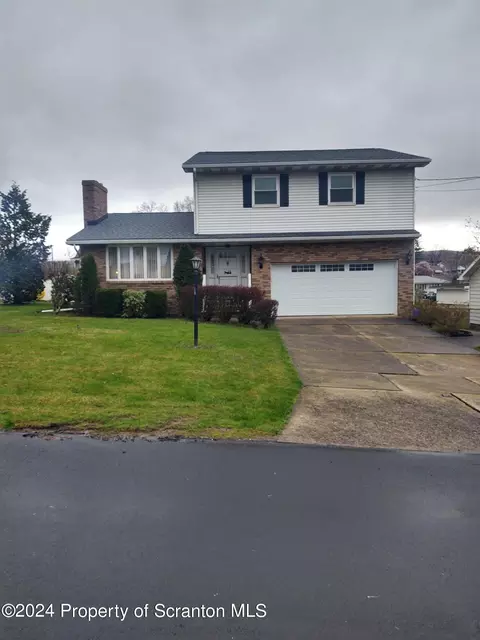 2 Keystone Rd, Hanover Twp, PA 18706