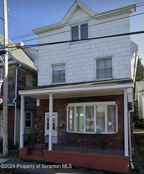 125 Constitution Ave, Jessup, PA 18434