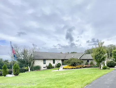 435 Twin Rocks Rd, Sterling, PA 18463