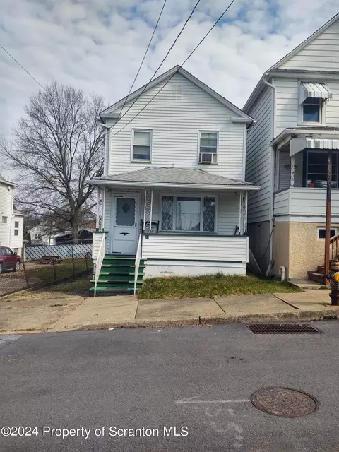 37 Poplar St, Plains, PA 18705