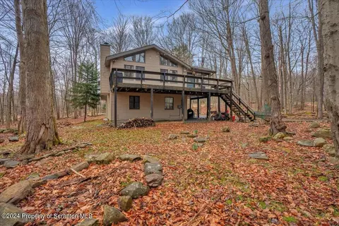 12 Mildred Dr, Clifton Twp, PA 18424