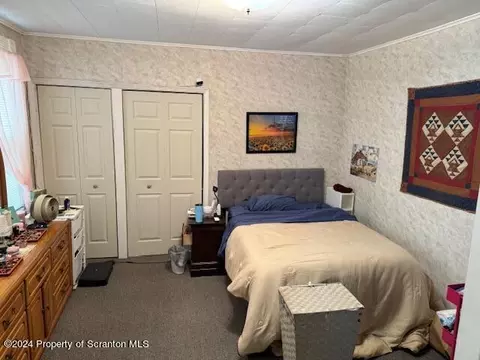 Bedroom - 61 E Parker St, Scranton, PA 18504 photo 2 of 2