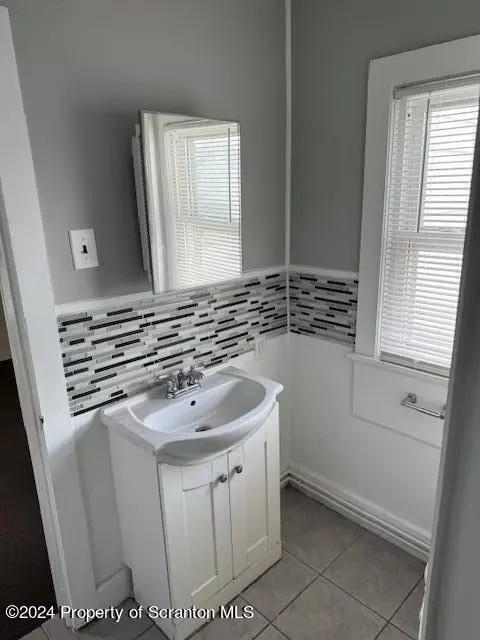 Bath - 61 E Parker St, Scranton, PA 18504 photo 2 of 3