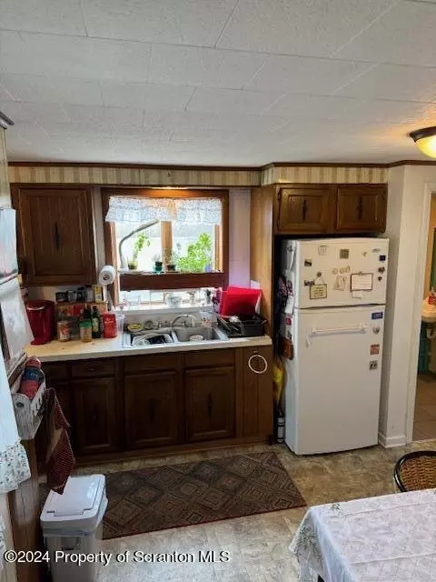 Kitchen - 61 E Parker St, Scranton, PA 18504 photo 3 of 4