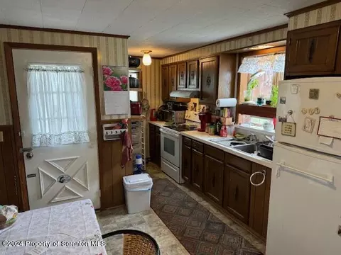 Kitchen - 61 E Parker St, Scranton, PA 18504 photo 4 of 4