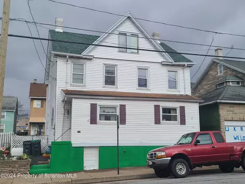 117-119 E Cranberry Ave, West Hazleton, PA 18202
