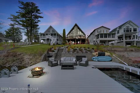 428 Point Rd, Lake Winola, PA 18625