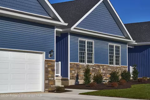 109 Normandy Dr, Jessup, PA 18434