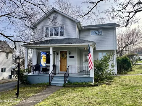 833 Pancoast St, Dickson City, PA 18519