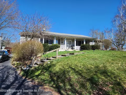 111 Ridge Rd, Factoryville, PA 18419