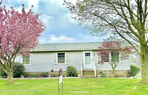 6 Joan Dr, Tunkhannock, PA 18657