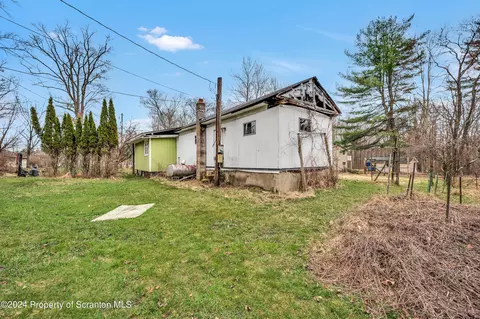 12 Rinker Ln, Thornhurst, PA 18424