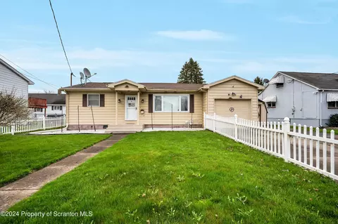 626 Cypress St, Throop, PA 18512