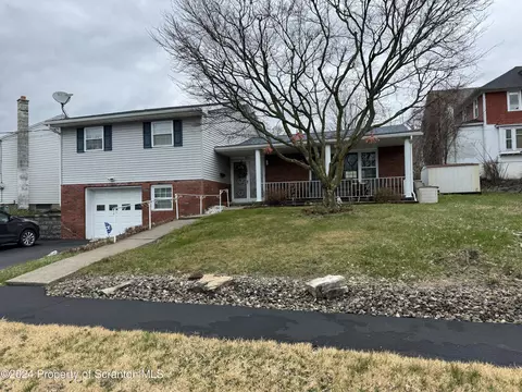 11 High St, Carbondale, PA 18407