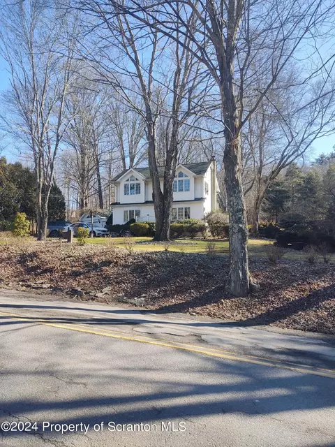 2401 Chase Rd, Shavertown, PA 18708