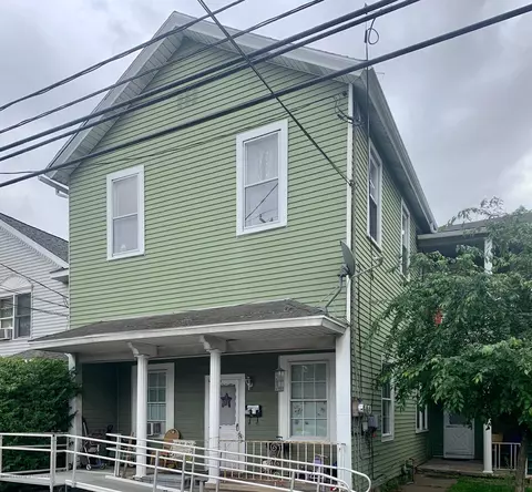 228 N Main St, Taylor, PA 18517