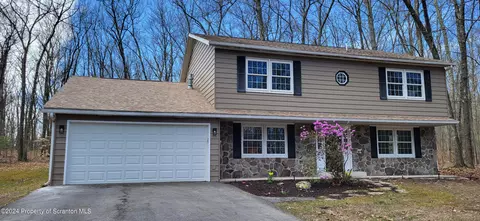 24 Thunderbird Trl, Tunkhannock, PA 18657