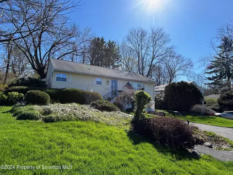 406 Gordon Dr, Clarks Green, PA 18411