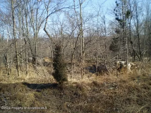 30 Spring Rd, Bushkill, PA 18324 photo 4