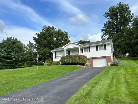 512 Scott Rd, South Abington, PA 18411