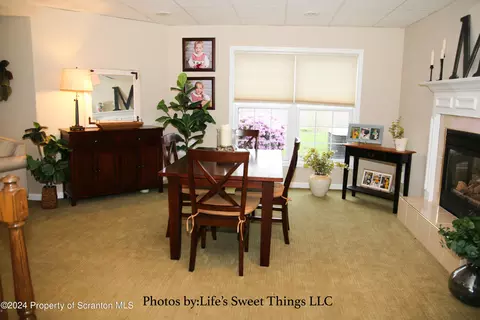 Dining - 306 Thackeray Cl, Moosic, PA 18507 photo 2 of 2