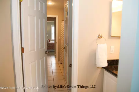 Bath - 306 Thackeray Cl, Moosic, PA 18507 photo 4 of 7
