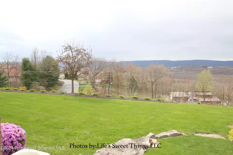 View/Area - 306 Thackeray Cl, Moosic, PA 18507 photo 2 of 2