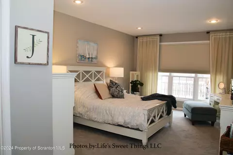 Bedroom - 306 Thackeray Cl, Moosic, PA 18507 photo 1 of 3