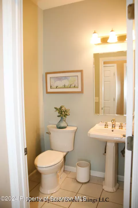 Bath - 306 Thackeray Cl, Moosic, PA 18507 photo 6 of 7