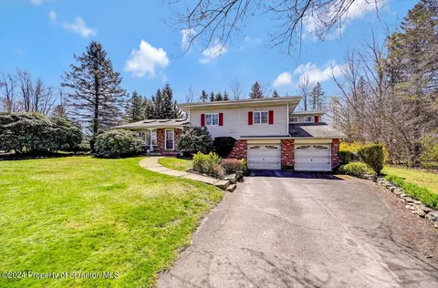 335 Blue Shutters Rd, Roaring Brook Twp, PA 18444