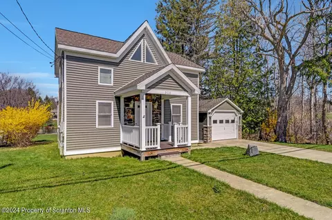 310 Lewis Lake Rd, Union Dale, PA 18470