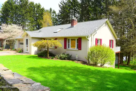 544 Lake Ave, Montrose, PA 18801