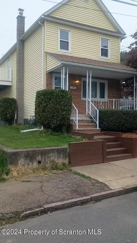 4 Strand St, Hanover Twp, PA 18706