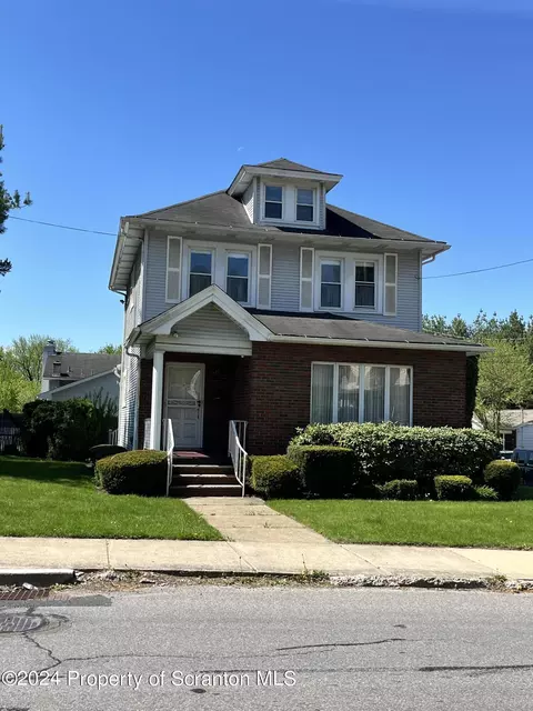 2002 Green Ridge St, Dunmore, PA 18512